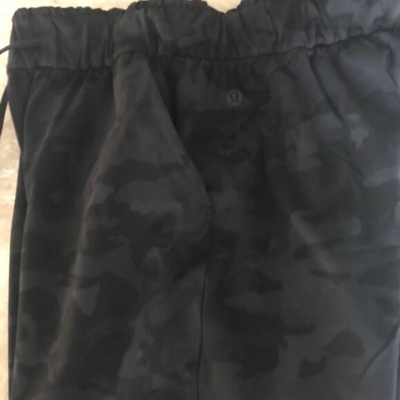 Lululemon Stretch High Rise 7/8 Pants Incognito Camo Multi Grey size 4 - Picture 11 of 14